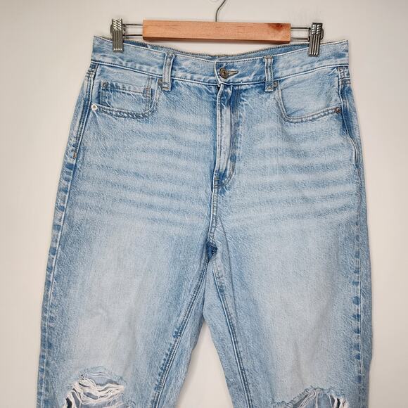 American Eagle Mom Jeans Women's 8R Medium Wash Distressed Denim - Picture 2 of 8
